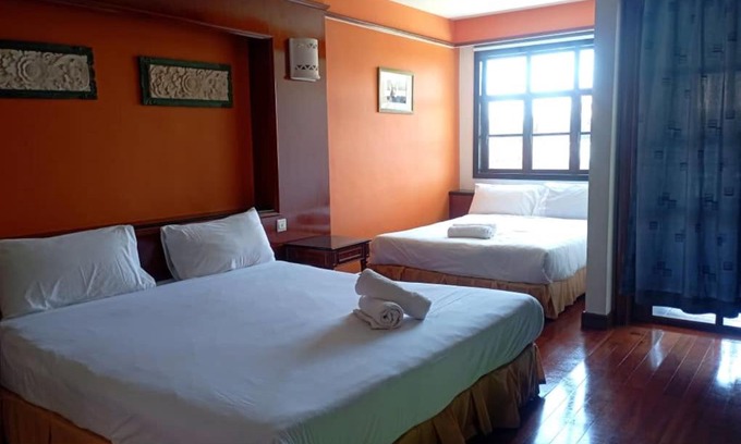 Taman Tanjung Chalet De Esquí | Alpine LXPD Premium Water Chalet