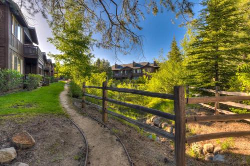 Truckee Casa | Alpine Way Lake & Sugar Bowl Resort