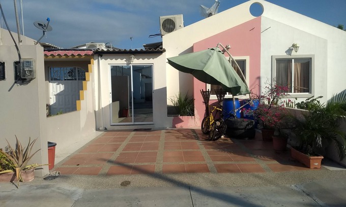 Salinas Casa | ALQUILO VILLA AMOBLADA Y CLIMATIZADA EN URBANIZACIÓN PRIVADA, FRENTE AL MAR