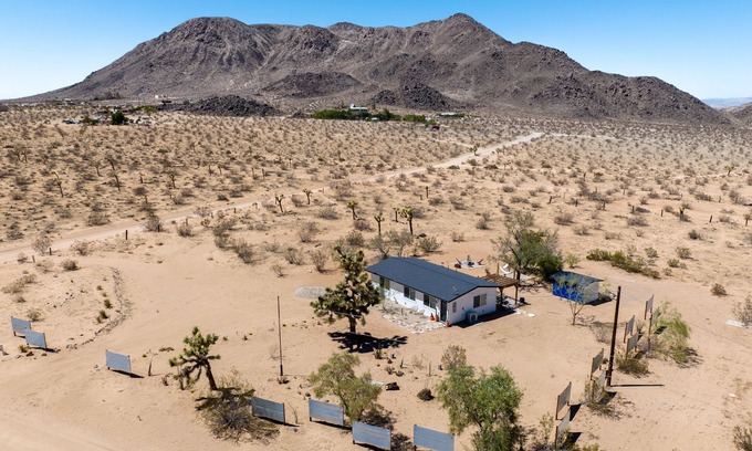 Landers Casa | Alta Azul - Cozy Cabin Near Goat Mountain W/Hot Tub! 1 Bedroom Home by RedAwning