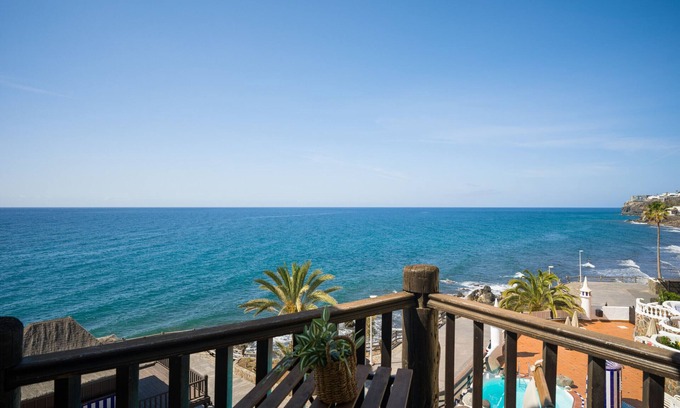 Playa del Aguila Chalet De Esquí | Altamar 60 Balcony beach views By CanariasGetaway