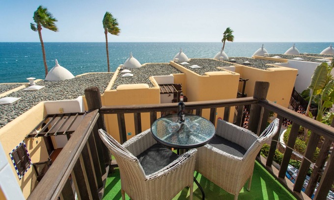 Playa del Aguila Chalet De Esquí | Altamar 53 balcony sea views By CanariasGetaway