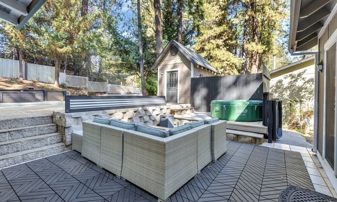 Alta Sierra Casa | Alta Sierra’s Getaway home- pool, hot tub, golf course and private bar