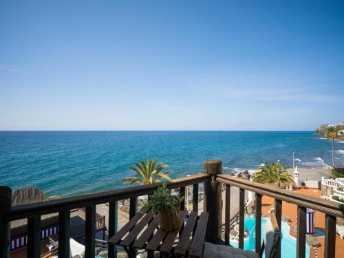 Playa del Aguila Casa | Altamar 60 Balcony beach views By CanariasGetaway