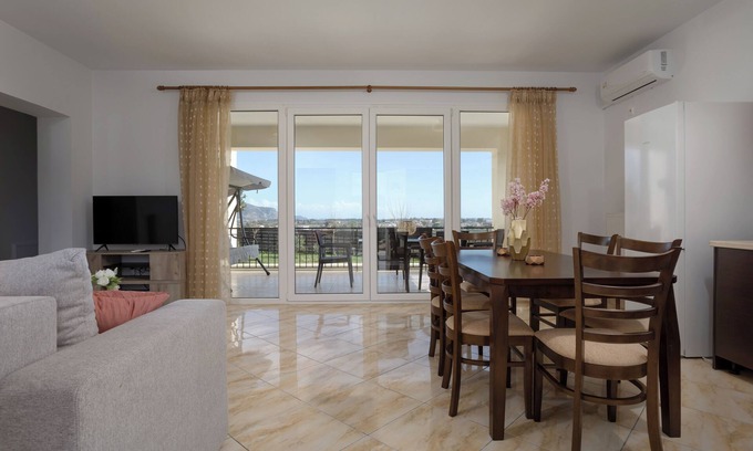 Kalpaki Apartamento | Altamira Holiday Apartment : 2-bedroom apartment in Zakynthos near Laganas