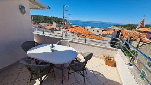 Vrpolje Casa | Altea holidey home with Jacuzzi and free parking