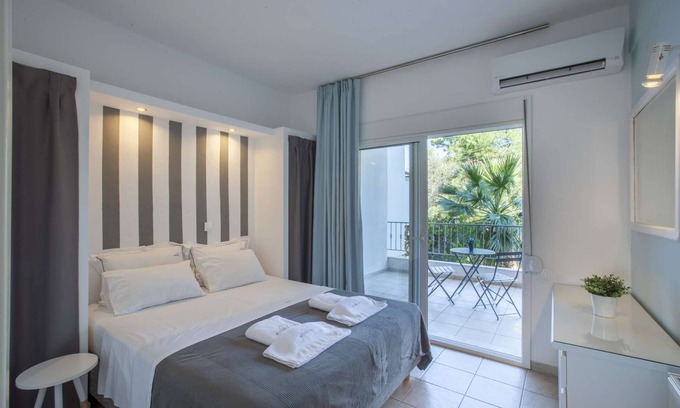 Neos Marmaras Apartamento | Alterra Vita Apartments: Apartment with Sea View (sleeps 4)