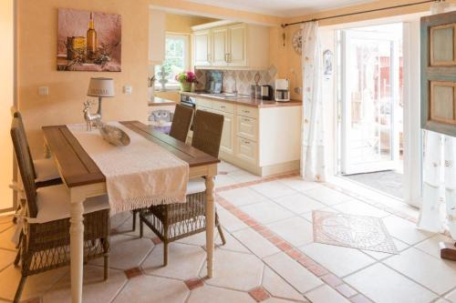 Haffkrug Apartamento | Altes Strandhus Casa Meeresbrise