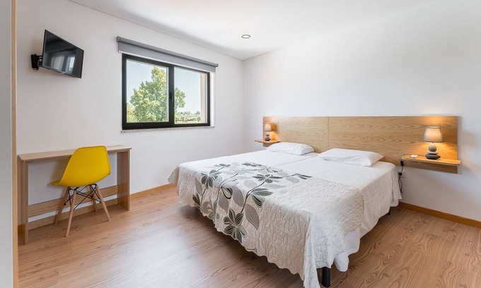 Mangualde Apartamento | ALTIDO Delightful unit w/ Gym & Communal pool