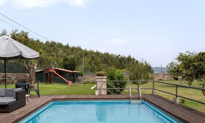 Parada de Todeia Apartamento | ALTIDO Magic House w/Terrace & Pool in Porto Countryside