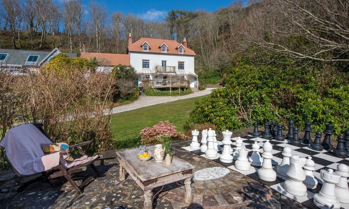 Downderry Casa | ALTIDO Stunning 6-bed coastal house w/ Garden & Parking