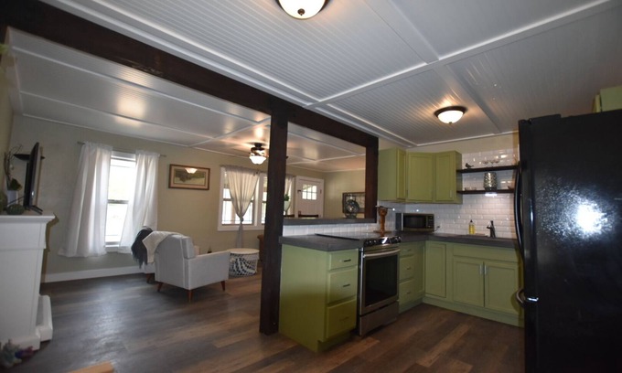 La Pine Cabina | Altitude Adjustment - A cozy two bedroom cabin