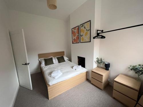 Trafford Apartamento | Altrincham House - 2BR - Sleeps 6 - WiFi - Parking