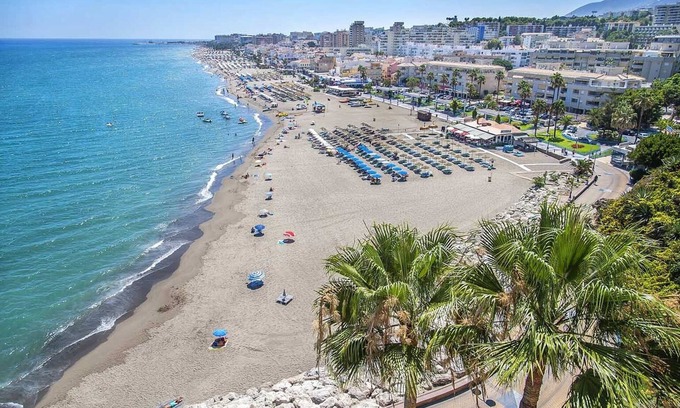 Carihuela Hotel | AluaSun Lago Rojo - Adults Recommended