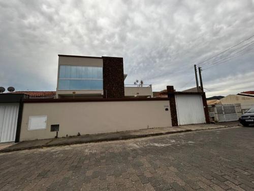 Gravata Casa | Aluga-se Casa Alto Padrão para Temporada