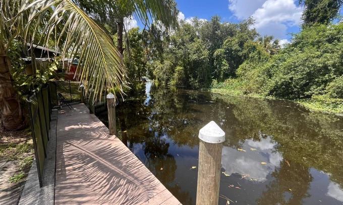 Olga Casa | Alva Getaway on Canal – Big Yard and Relaxing Vibes