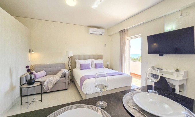 Prainha Apartamento | Estudio Lavanda con Vista al Mar en Alvor