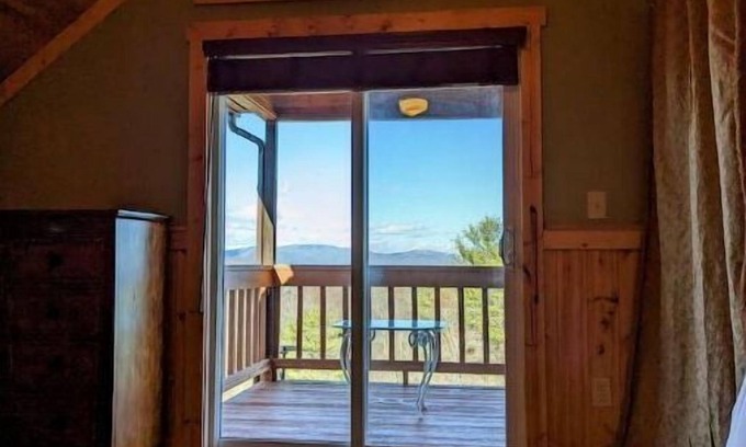 Winston - Salem Cabina | Alwar House: A mountain Paradise 200 RAVEN Road Piney Creek NC.