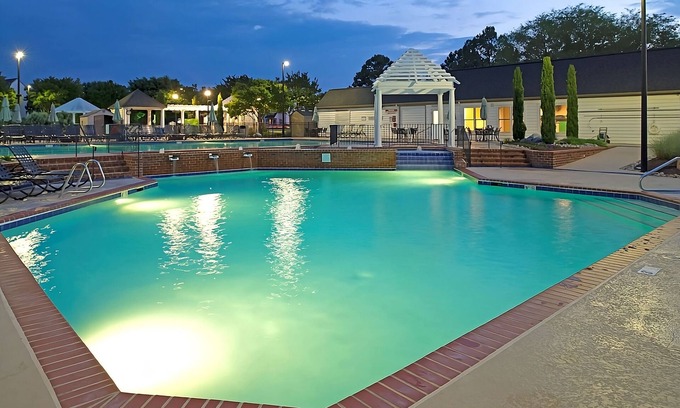 Berkeley Hotel | Always a Great Idea To Unwind! 3 Amazing Suites w/ Kitchen and Living Room