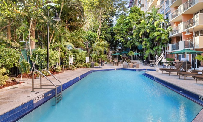Coconut Grove Hotel | Always a Great Idea To Unwind! 4 Comfortable Units, Onsite Pool, Kitchen