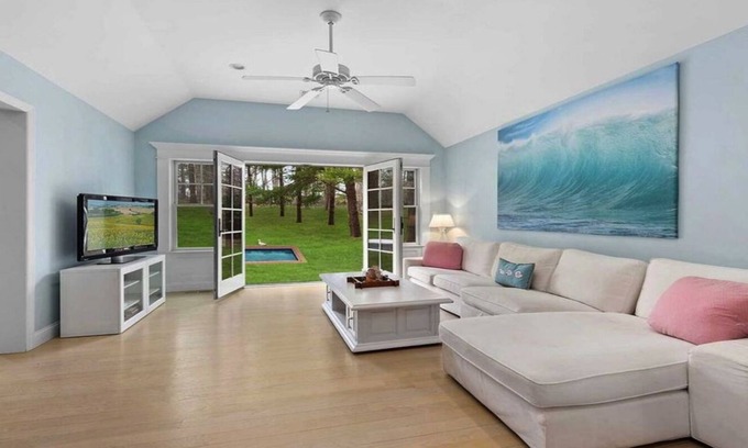 Amagansett North Casa | Amagansett Charmer Home, walking distance to beaches and village! 4BR 4BA.