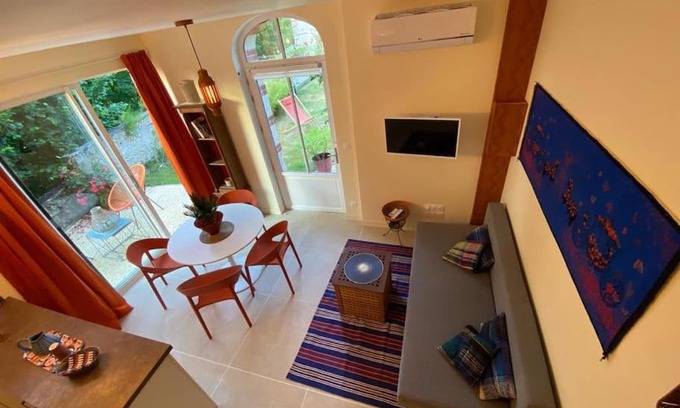 Montlouis-sur-Loire Apartamento | Amalouyse Gîte de charme duplex 4 personnes en bord de Loire