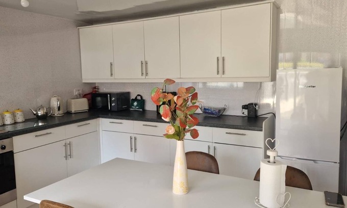 Langley Moor Cabaña | Amani 2-bed Bungalow - Sleeps 4 - Pet Friendly
