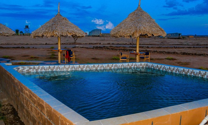 Amboseli Alquiler De RV | Amanya 2-rooms Lioness Family