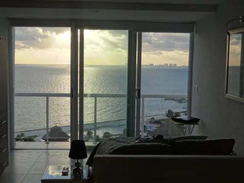 Puerto Juárez Apartamento | Amara Cancun Beachfront Condo