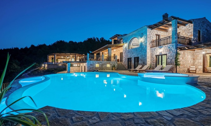Anafonitria Villa | Amara Villa - Lujosa villa de 6 dormitorios con piscina privada