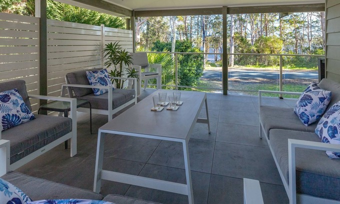 Smiths Lake Casa | Amaroo Sunset Lodge - Pacific Palms Holidays