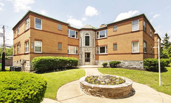 St. Louis Hills Apartamento | Amazing 1 Bedroom Apartment with Street Parking
