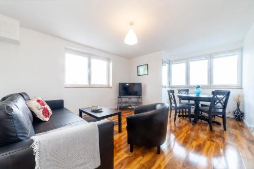 Hammersmith and Fulham Apartamento | Amazing 1 BR apartment, Barons Court