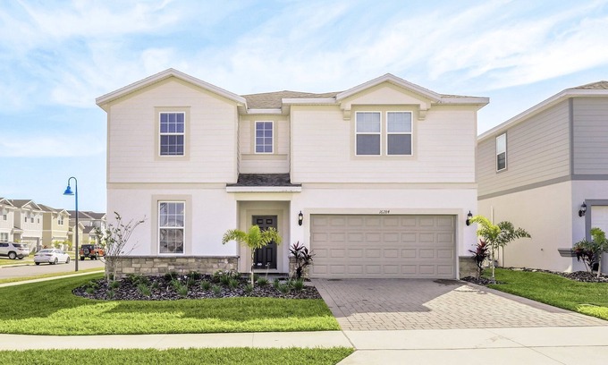 Downtown Casa | Amazing 10 Bed Pool Home with Gameroom-16284SMS