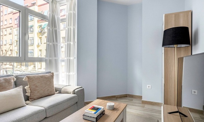 Atocha Apartamento | Amazing 1BR in Delicias, near to Atocha, by Blueground