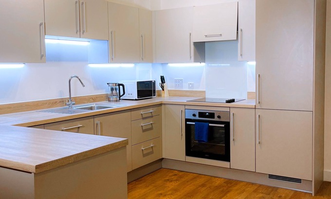 Gascoigne Casa | Amazing 2 bed flat with BALCONY