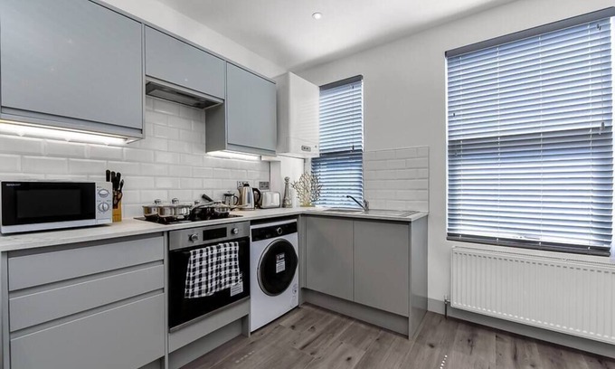 St. Leonard's Apartamento | Amazing 2 Bedroom Apartment in Greater London