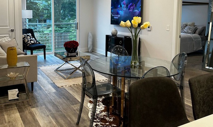Plainfield Apartamento | Amazing 2 bedroom/2 bathroom with bonus office space!!