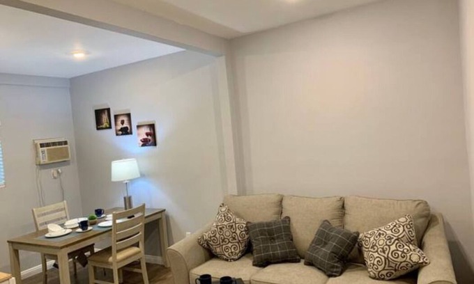 Pico - Robertson Apartamento | Amazing 2 car garage located in pico and Robertson