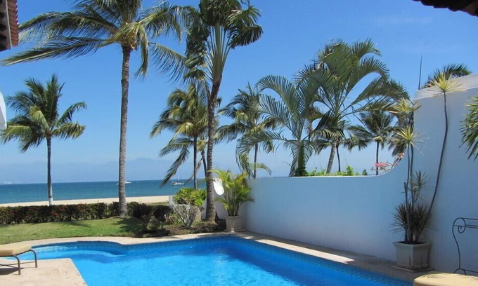 La Puntilla Villa | ¡Increíble villa frente al mar con 2 dormitorios, piscina privada e increíbles vistas a la bahía de Banderas!
