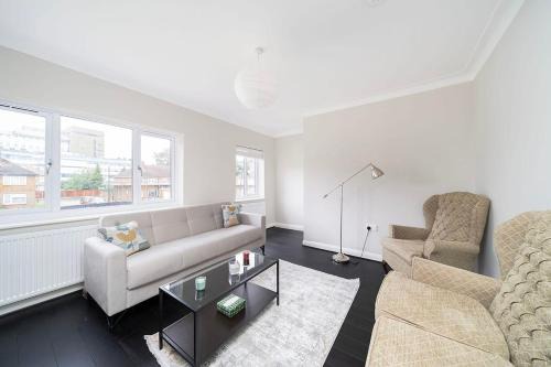 Upper Edmonton Apartamento | Amazing 2BR Flat Near Tottenham Stadium