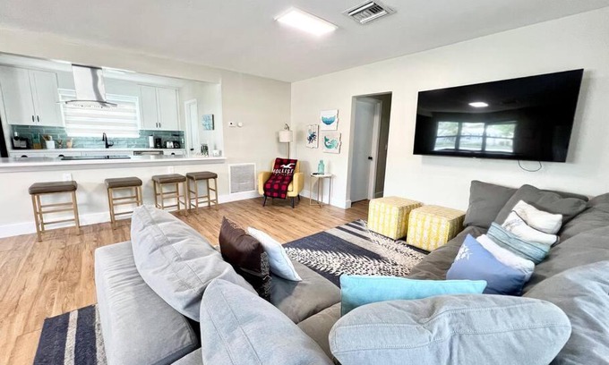 Hollywood Lakes Apartamento | Amazing 3 bd villa near beach