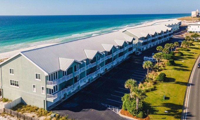 White Sands Casa | Amazing 3 Bed, 3.5 Bath, Gulf Front townhome at White Sands #425!