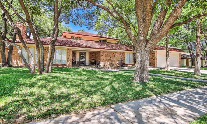 Raintree Casa | Amazing 4,500 sq ft 2-story home in King's Gate. Perfect for large groups!
