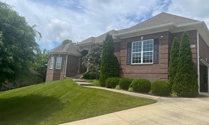 Buechel Casa | Amazing 4-bedroom home available for PGA Championship 2 .5 miles from Valhalla