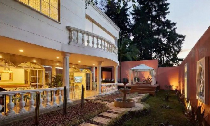 Manrique Villa | Amazing 7 BR Villa With Large Pool