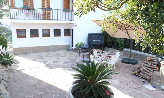 Canyelles Chalet De Esquí | Amazing and Spacious house in Cala Canyelles.