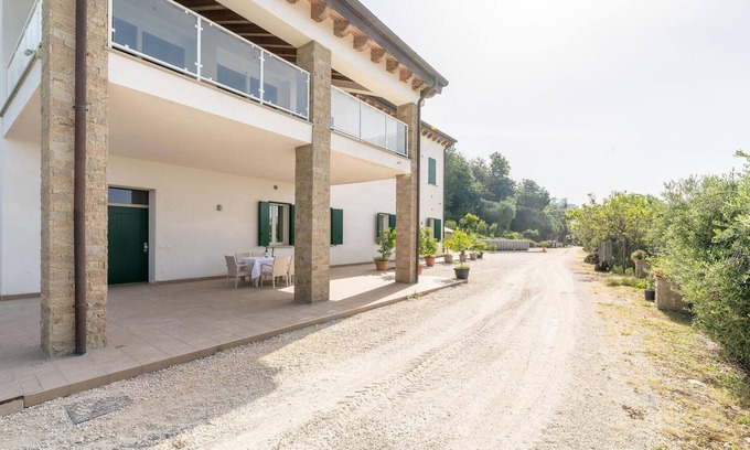 Cinto Euganeo Apartamento | Amazing Apartment in Valnogaredo With 3 Bedrooms, Wifi and Outdoor Swimming Pool