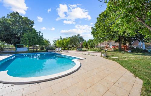 Gradina Apartamento | Amazing Apartment In Lozovac With Wifi