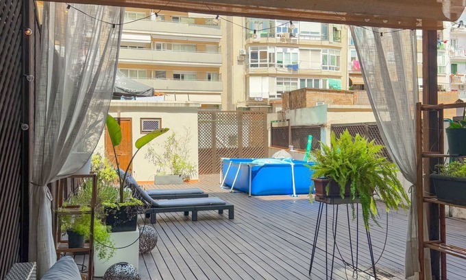 el Camp d'en Grassot i Gracia Nova Apartamento | ✨ Encantador Piso con Gran Terraza y mini-piscina en el Corazón de Barcelona